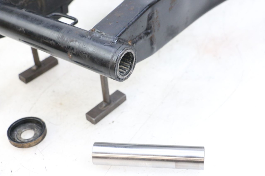 photo de Swingarm HYOSUNG GV AQUILA 125 (2000 - 2009) - Technical close-up