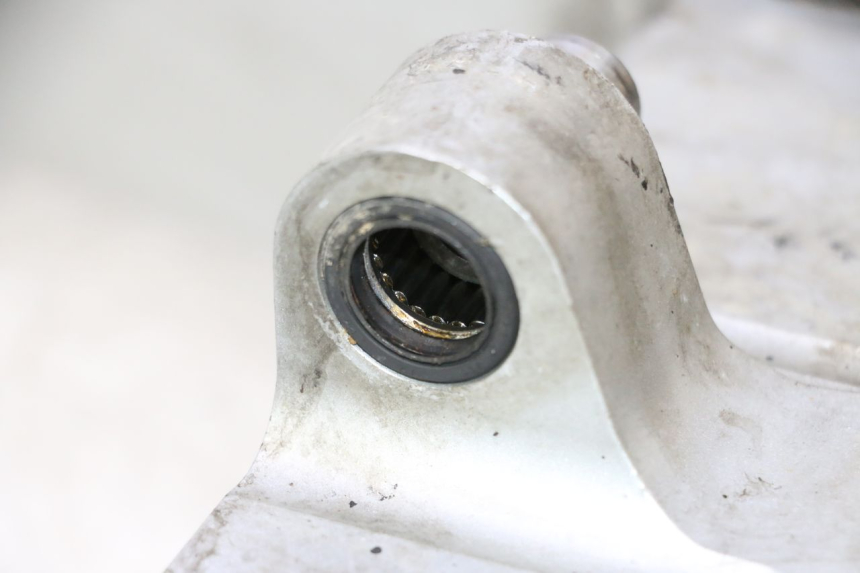 photo de SWING ARM HONDA CB F HORNET 600 (2005 - 2006) - Component detail