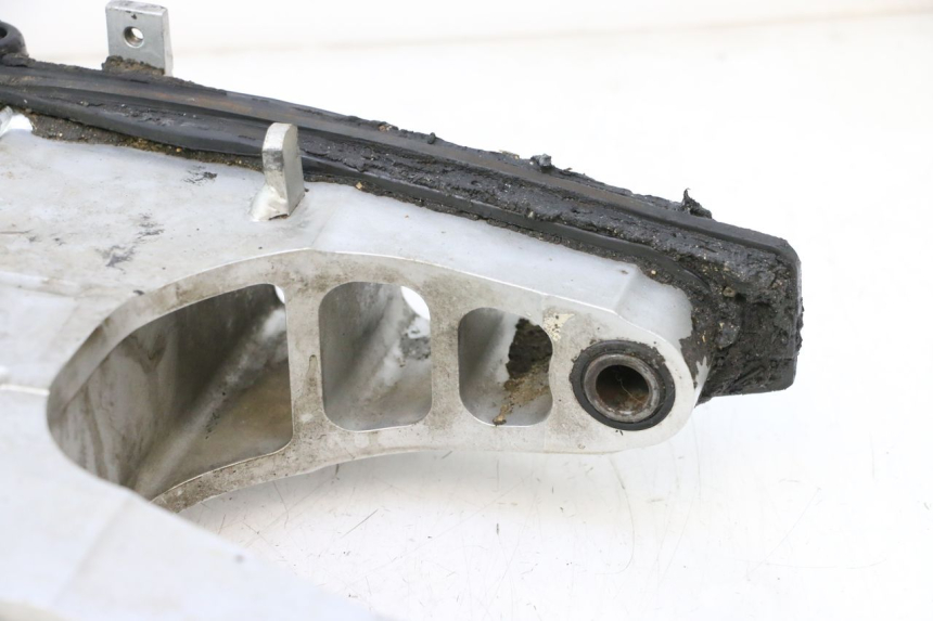 photo de SWING ARM HONDA CB F HORNET 600 (2005 - 2006) - High-resolution close-up
