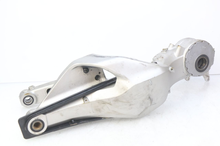 photo de SWINGARM HONDA CB R 1000 (2018 - 2023) - Alternative perspective