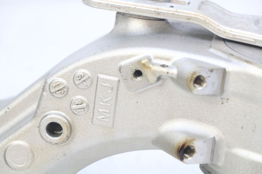 photo de SWINGARM HONDA CB R 1000 (2018 - 2023) - Fixing points details