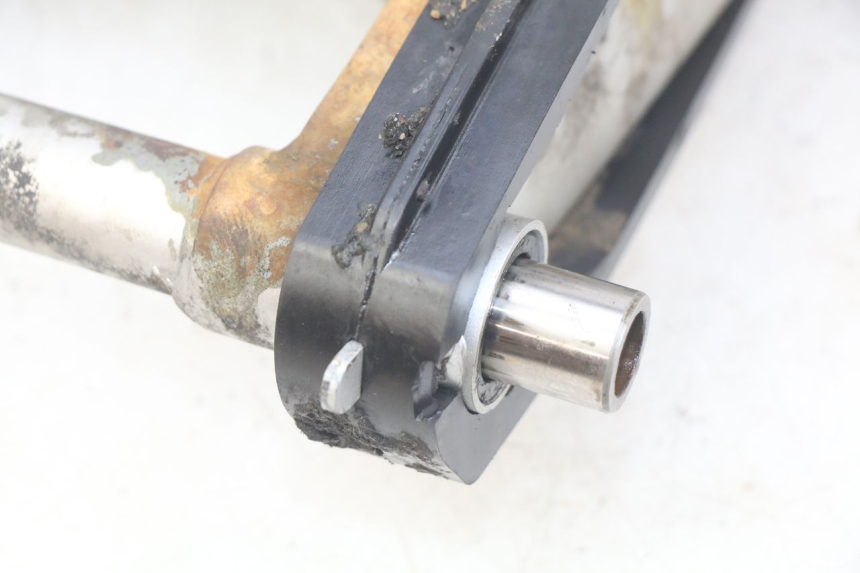 photo de SWINGARM HONDA CBR F SC25 1000 (1989 - 1992) - Component detail