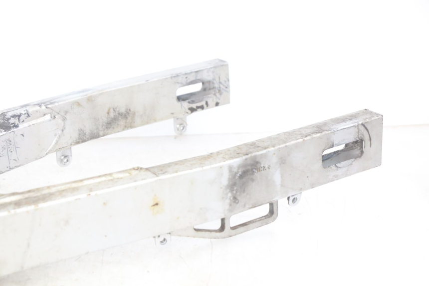 photo de SWINGARM HONDA CBR F SC25 1000 (1989 - 1992) - Fixing points details