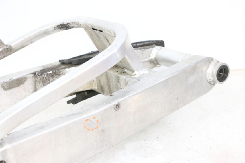 photo de SWING ARM HONDA CBR RR FIREBLADE 900 (1992 - 1994) - Additional view of the item