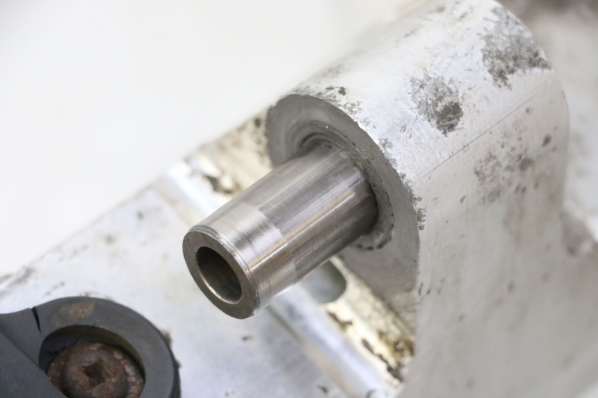 photo de SWING ARM HONDA CBR RR FIREBLADE 900 (1992 - 1994) - Alternative perspective