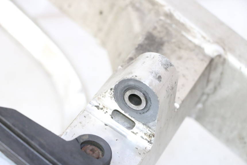 photo de SWING ARM HONDA CBR RR FIREBLADE 900 (1992 - 1994) - Technical close-up