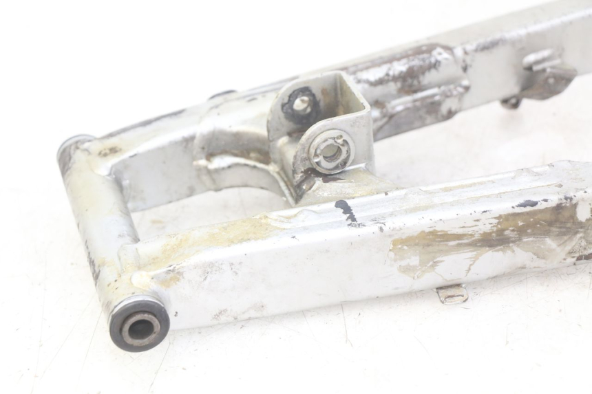 photo de SWINGARM HONDA CRF CR-F 100 (2004 - 2013) - Surface and material condition