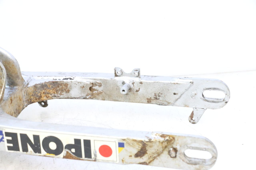 photo de SWING ARM SUZUKI DR S 600 (1985 - 1989) - Spare part profile view