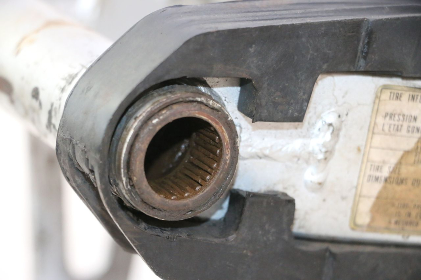 photo de SWING ARM SUZUKI DR S 600 (1985 - 1989) - Zoom on usage condition