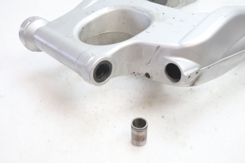 photo de SWING ARM YAMAHA FJR 1300 (2001 - 2005) - Component detail