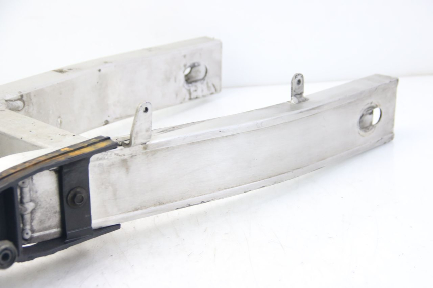 photo de SWINGARM YAMAHA FZS FAZER 600 (2001 - 2003) - Technical close-up