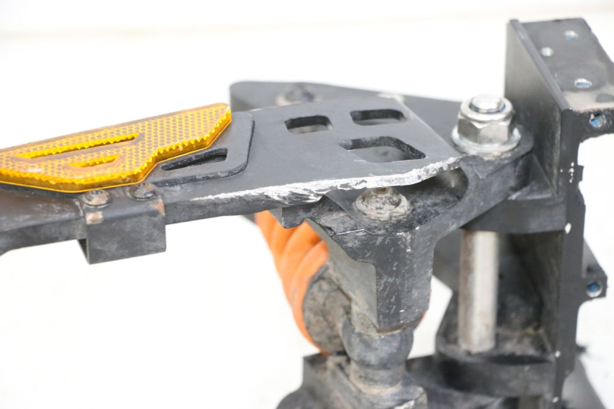 photo de SWINGARM KUKIRIN G2 MASTER 1 - Surface and material condition