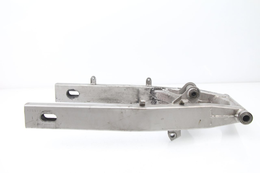 photo de SWING ARM SUZUKI GSF N BANDIT 600 (2000 - 2004) - Technical close-up