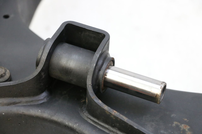 photo de SWING ARM SUZUKI GSR 750 (2011 - 2017) - Surface and material condition