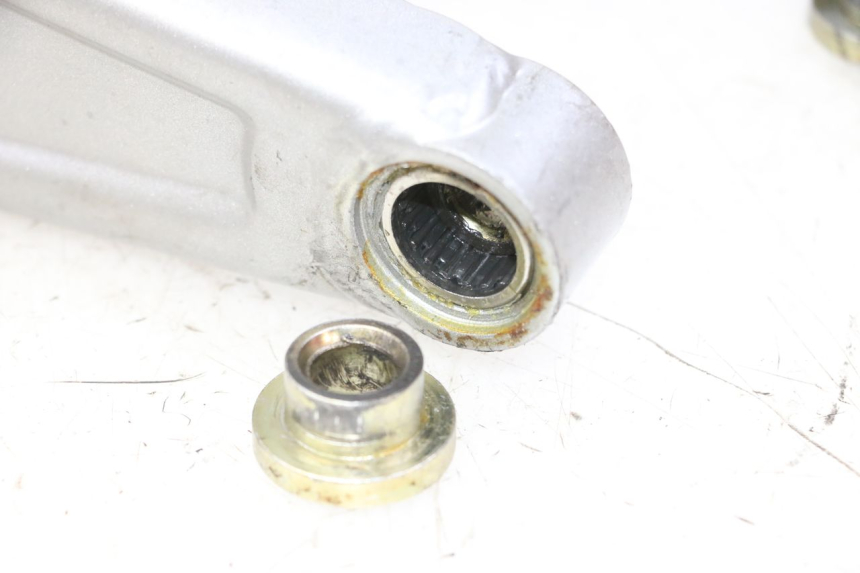 photo de SWINGARM APOLLO RFZ 125 - Fixing points details