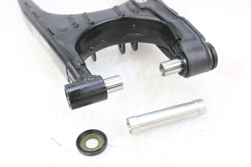 photo de SWING ARM ROYAL ENFIELD SCRAM 411 (2022 - 2024) - Alternative perspective