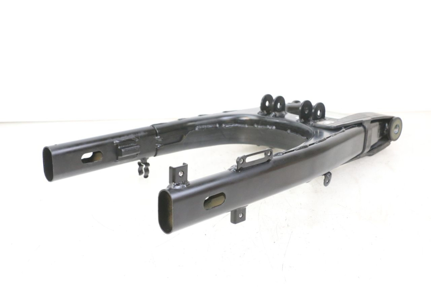 photo de SWING ARM ROYAL ENFIELD SCRAM 411 (2022 - 2024) - Fixing points details