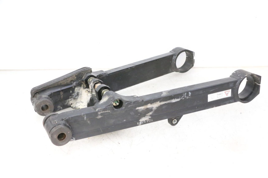 photo de SWING ARM TRIUMPH SPRINT 900 (1995 - 1998) - Distinctive features