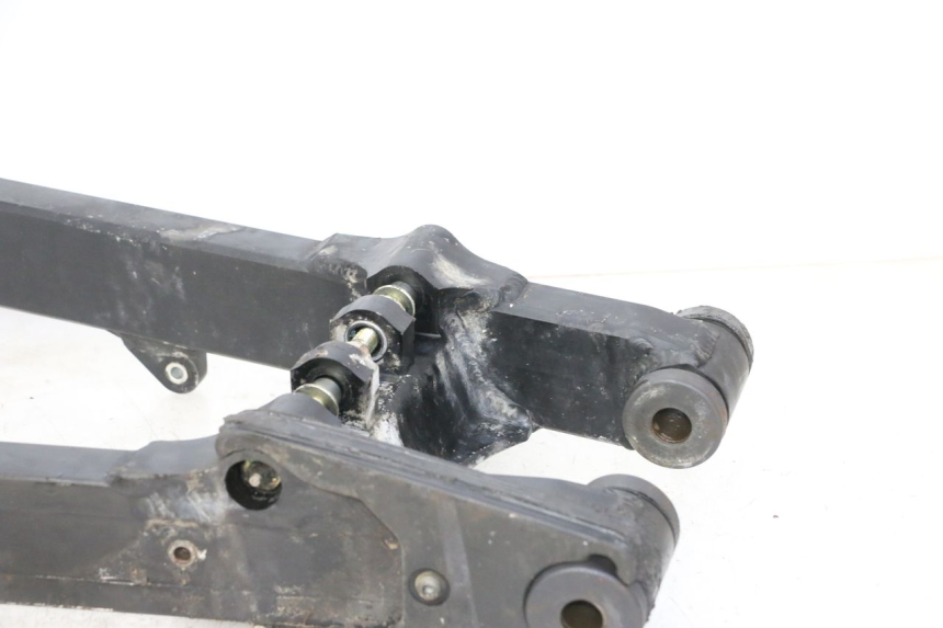 photo de SWING ARM TRIUMPH SPRINT 900 (1995 - 1998) - High-resolution close-up