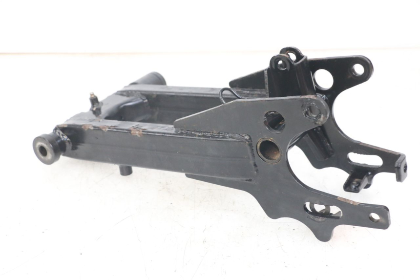 photo de SWINGARM HYTRACK ST 170 (2020 - 2024) - Fixing points details