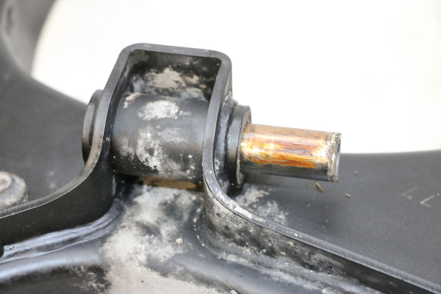 photo de SWING ARM SUZUKI GSR 750 (2011 - 2017) - Alternative perspective