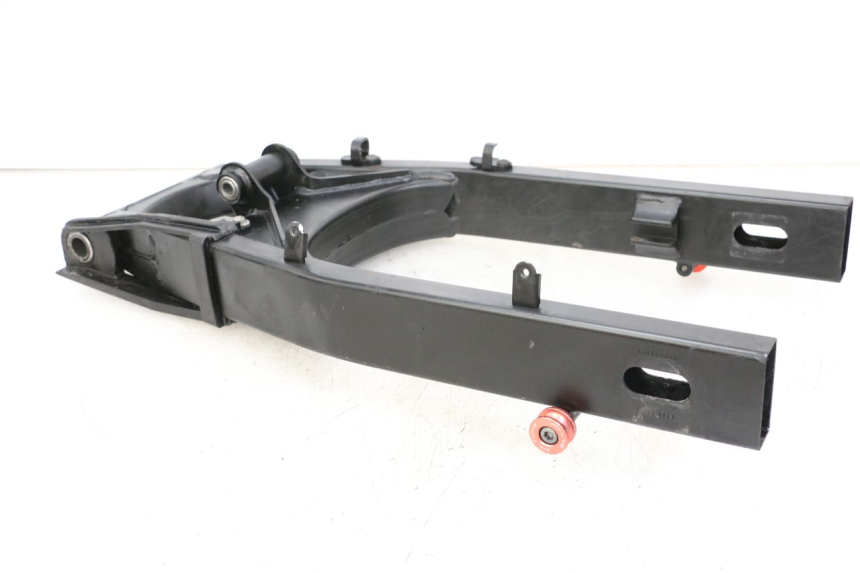 photo de SWINGARM SUZUKI GSX F GSXF 650 (2007 - 2015) - Fixing points details