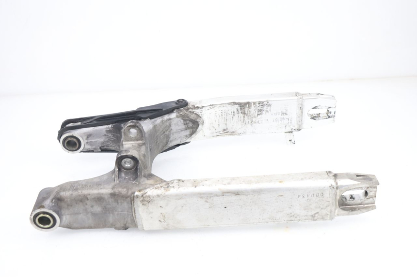 photo de SWING ARM HONDA VTR F FIRESTORM 1000 (1997 - 2001) - Surface and material condition