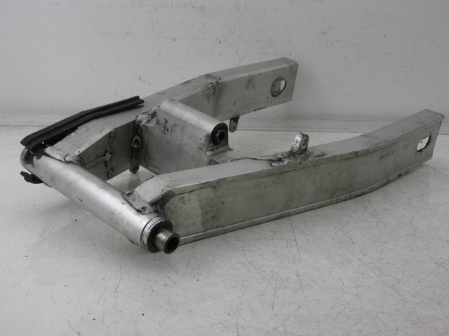photo de SWING ARM YAMAHA FZS FAZER 600 (1998 - 2001) - Component detail