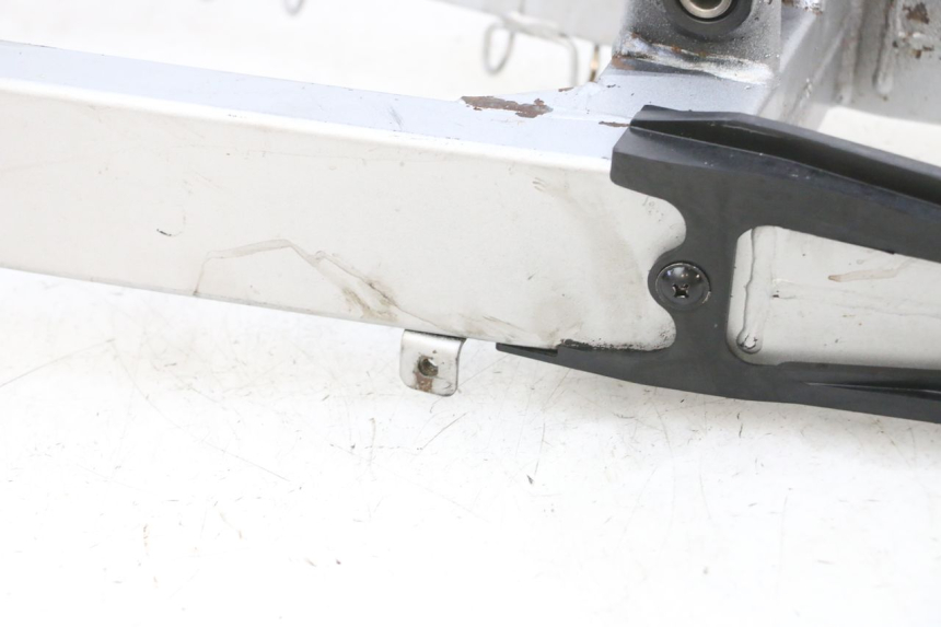 photo de SWING ARM KAWASAKI ZR 7 750 (1999 - 2004) - High-resolution close-up