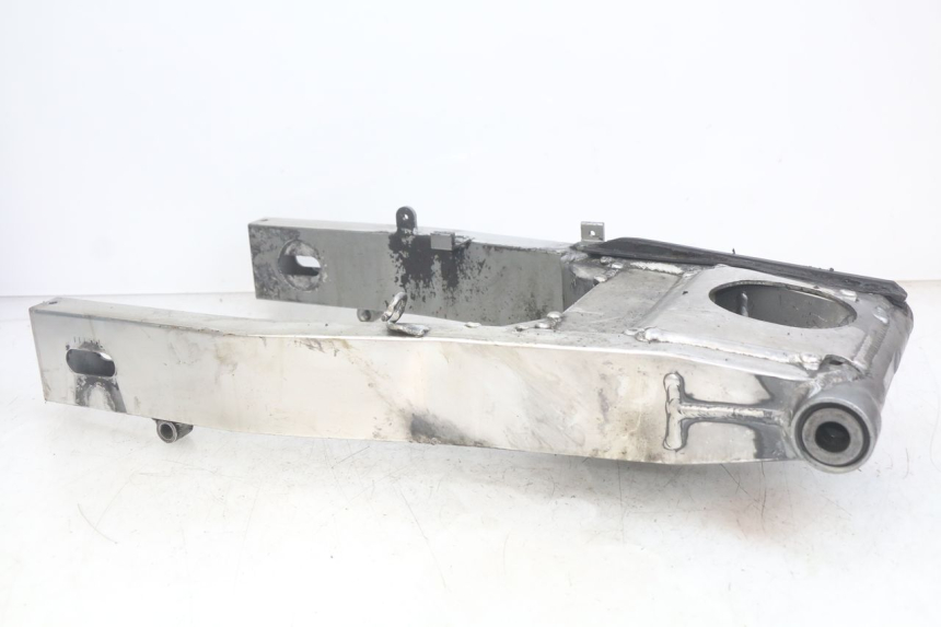 photo de SWINGARM KAWASAKI ZX-6R ZX6R 600 (1995 - 1997) - Alternative perspective