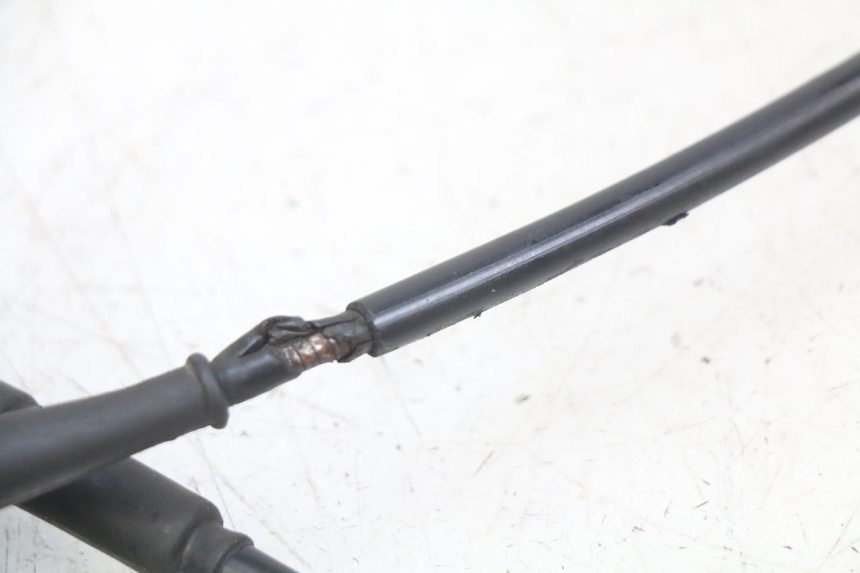 photo de ACCELERATOR CABLE KYMCO AGILITY 16+ 4T 50 (2018 - 2023) - Zoom on usage condition