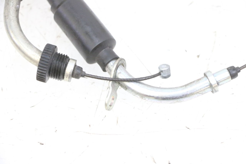 photo de THROTTLE CABLE SUZUKI BURGMAN 650 (2013 - 2020) - Technical close-up