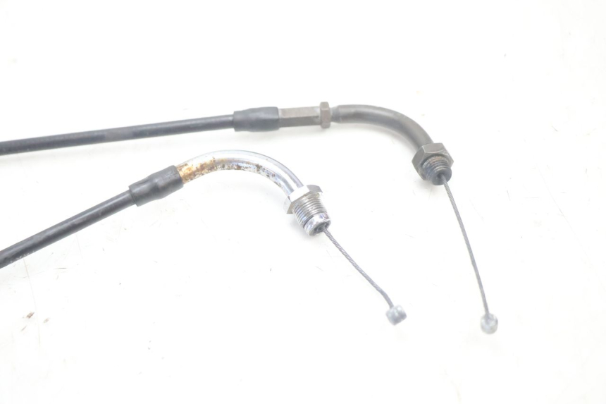 photo de THROTTLE CABLE SUZUKI DR S 600 (1985 - 1989) - Technical close-up