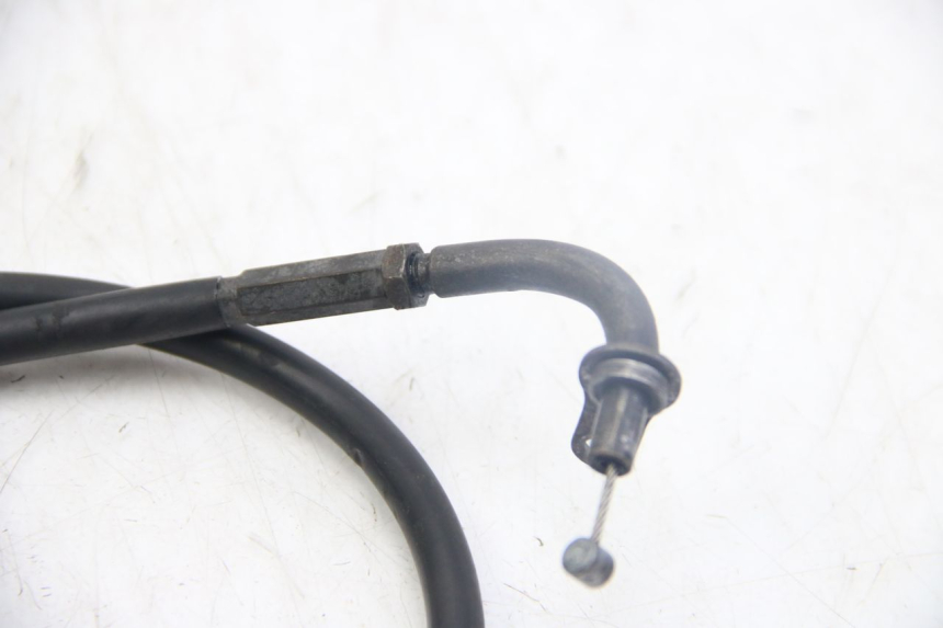 photo de ACCELERATOR CABLE SUZUKI GSX-F GSX  F 1100 (1988 - 1994) - Zoom on usage condition
