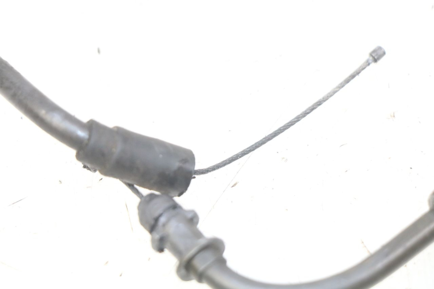 photo de ACCELERATOR CABLE PEUGEOT LUDIX 50 (2008 - 2017) - Zoom on usage condition