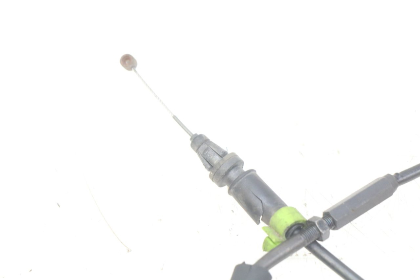 photo de ACCELERATOR CABLE PEUGEOT SATELIS 125 (2006 - 2009) - Zoom on usage condition