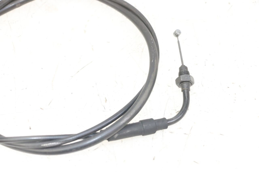 photo de THROTTLE CABLE PEUGEOT SATELIS 125 (2013 - 2018) - Zoom on usage condition