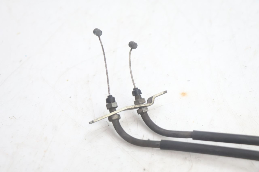 photo de ACCELERATOR CABLE YAMAHA XMAX X-MAX 125 (2006 - 2009) - Zoom on usage condition