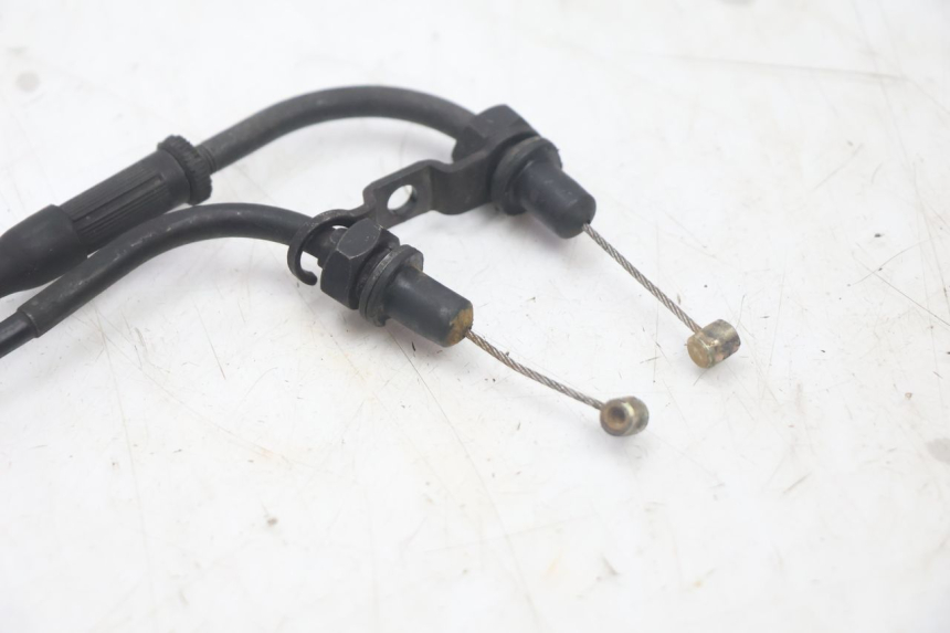 photo de ACCELERATOR CABLE YAMAHA XMAX X-MAX 125 (2006 - 2009) - Alternative perspective