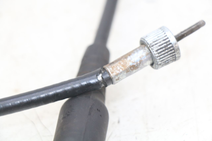 photo de SPEEDOMETER CABLE PEUGEOT KISBEE 2T 50 (2010 - 2017) - Alternative perspective