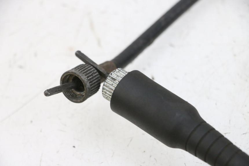 photo de SPEEDOMETER CABLE PEUGEOT KISBEE 4T 50 (2010 - 2017) - Technical close-up