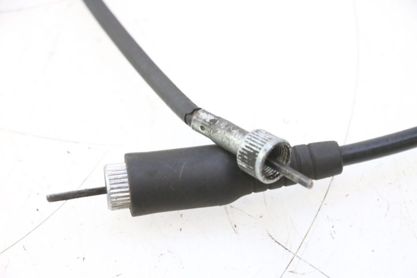 photo de SPEEDOMETER CABLE PEUGEOT KISBEE 4T 50 (2023 - 2026) - Zoom on usage condition