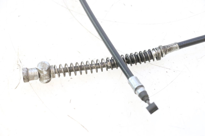 photo de REAR BRAKE CABLE PEUGEOT KISBEE 4T 50 (2023 - 2026) - Zoom on usage condition