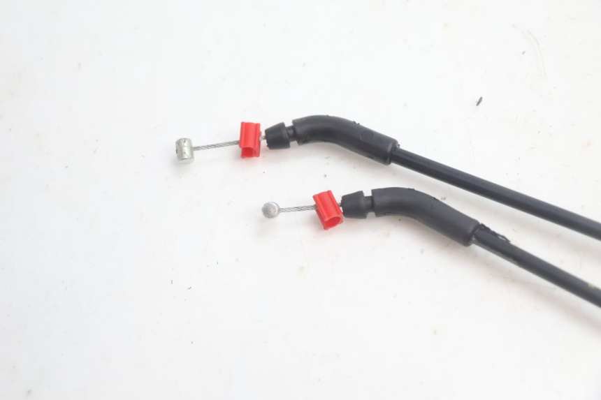 photo de SEAT LOCK CABLE PIAGGIO MP3 HPE 530 (2022 - 2026) - Zoom on usage condition
