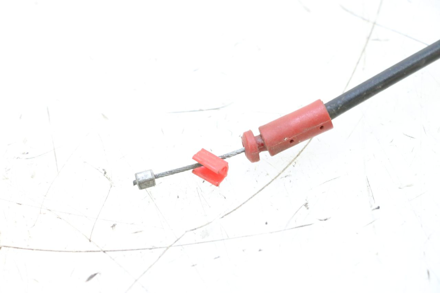 photo de SEAT OPENING CABLE YAMAHA X-MAX XMAX 125 (2010 - 2013) - Zoom on usage condition