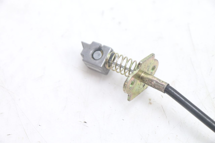 photo de FUEL FLAP CABLE SYM GTS EVO 125 (2009 - 2013) - Zoom on usage condition