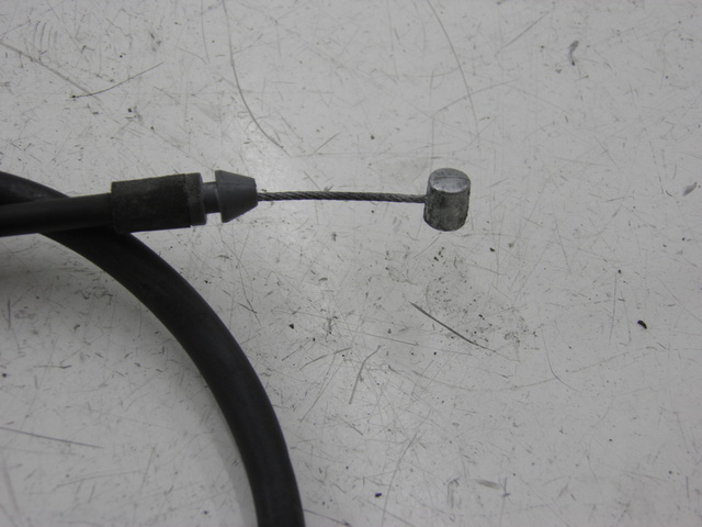 photo de FUEL FLAP CABLE HONDA FES PANTHEON 125 (2003 - 2007) - Component detail
