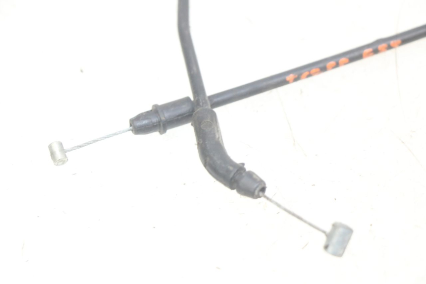 photo de FUEL TANK LID CABLE PIAGGIO MP3 LT 400 (2007 - 2012) - Zoom on usage condition