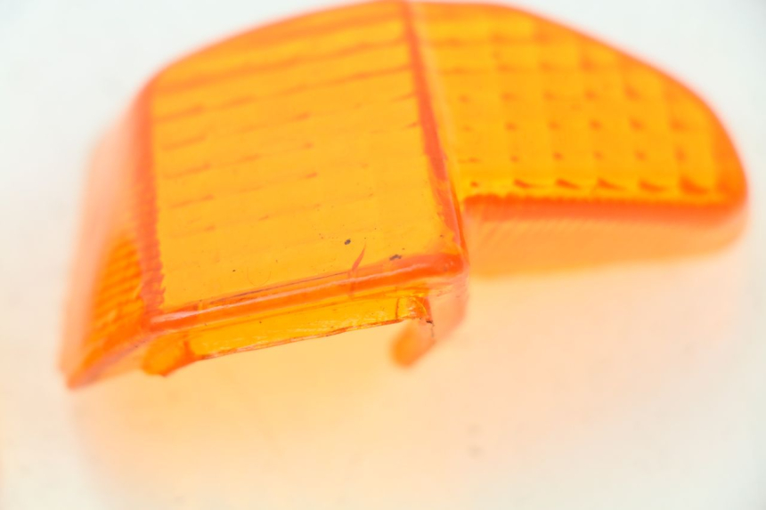 photo de REAR TURN SIGNAL LENSE YAMAHA BW'S 50 (1999 - 2003) - Alternative perspective