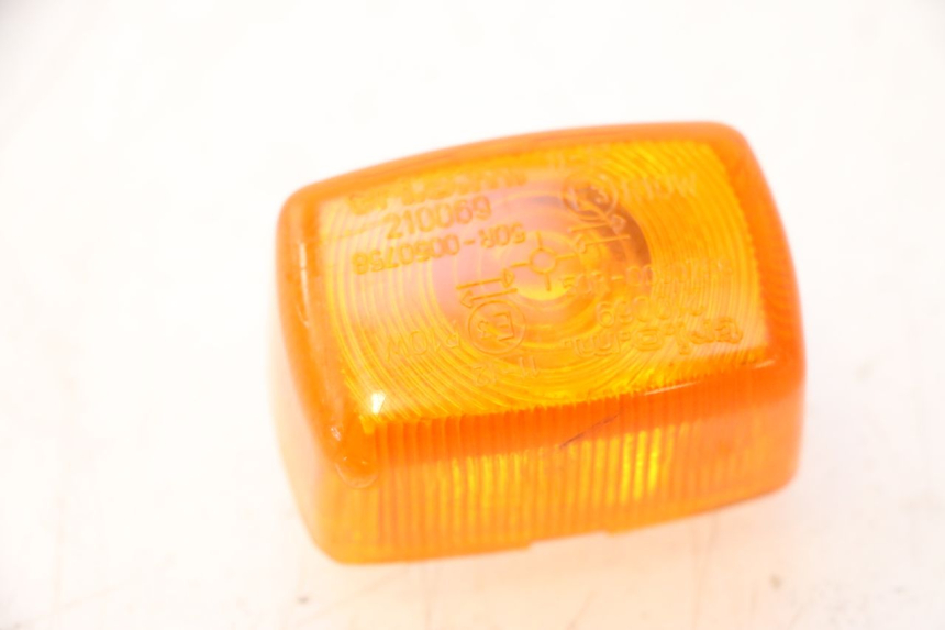 photo de REAR RIGHT TURN SIGNAL LENSE YAMAHA SLIDER 50 (1999 - 2004) - Technical close-up